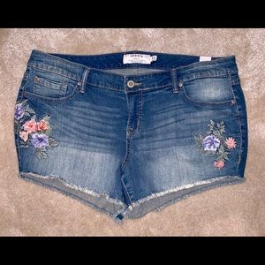 TORRID Shorts in Women’s Size 18. NEW WITH TAGS